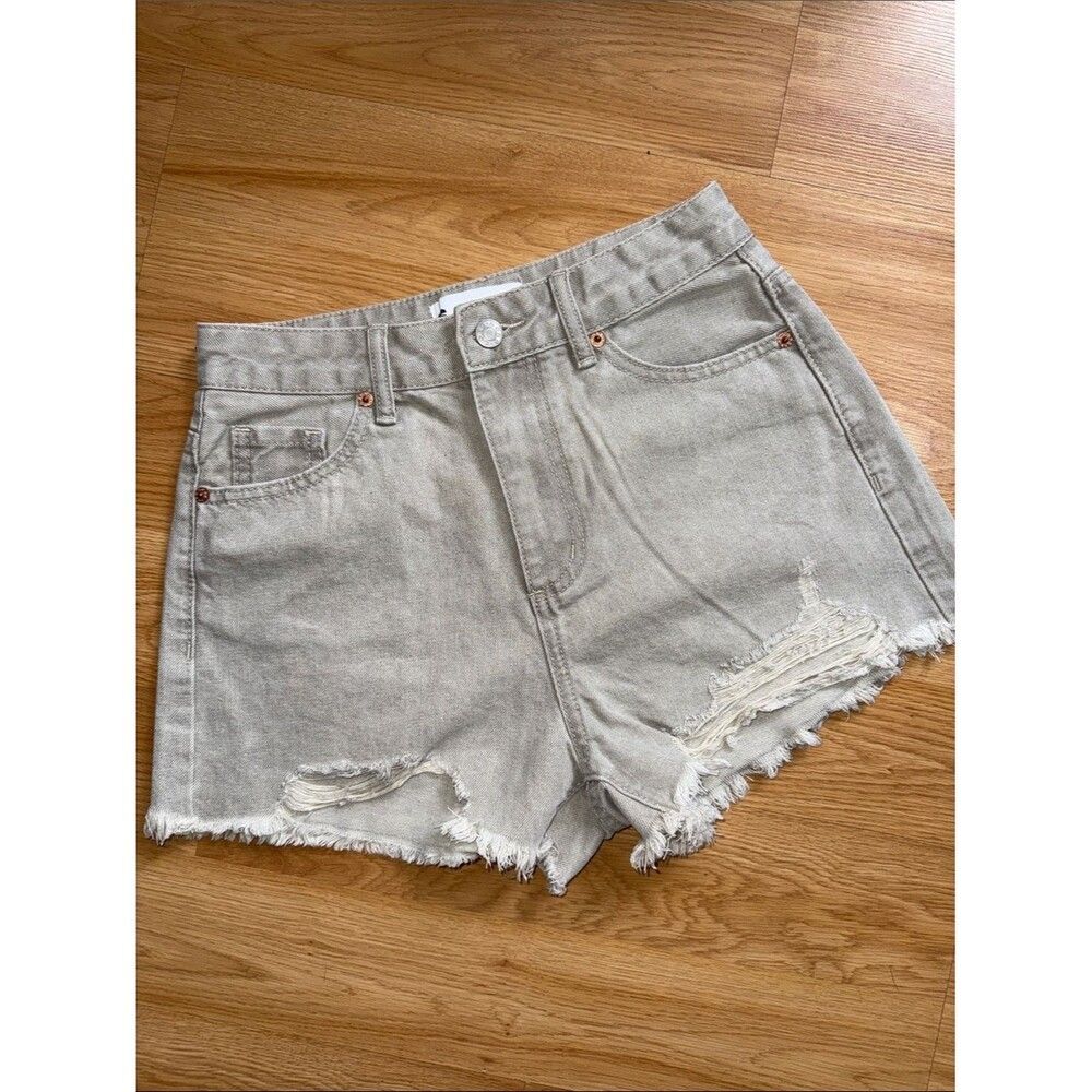 SONG High-Rise Distressed Denim Shorts in Light Gray Size 1/25